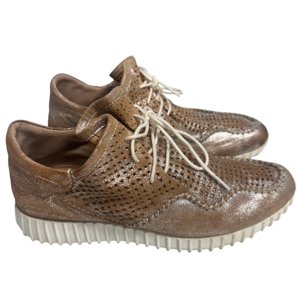 Diba True Poker Hand Metallic Lace Up Sneakers Size 8